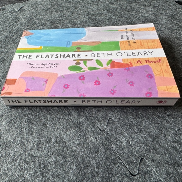 The Flatshare by Beth O'Leary Paperback Contemporary Fiction Romantic Comedy - Picture 3 of 9